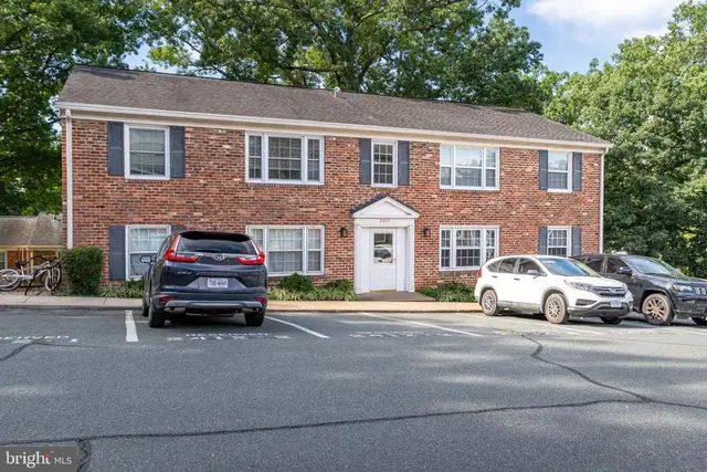 2417 Barracks Pl #1, Charlottesville