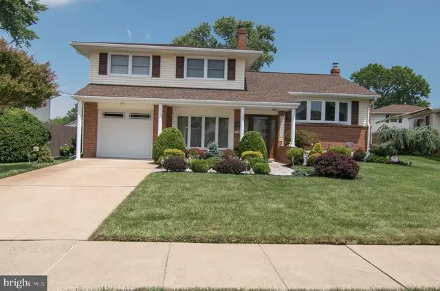 217 Spruce Glen Dr, Newark