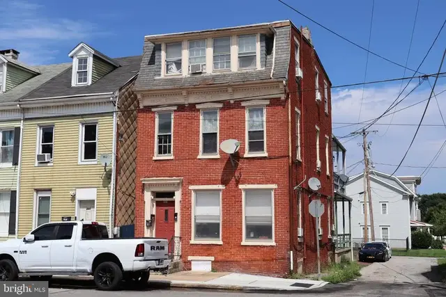 223 S Penn St, York
