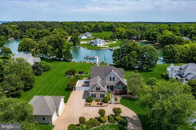 310 Old Point Rd, White Stone