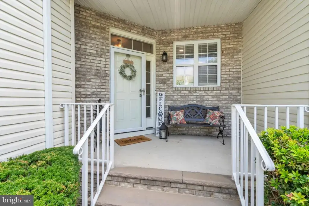 18 Frost, EAST WINDSOR