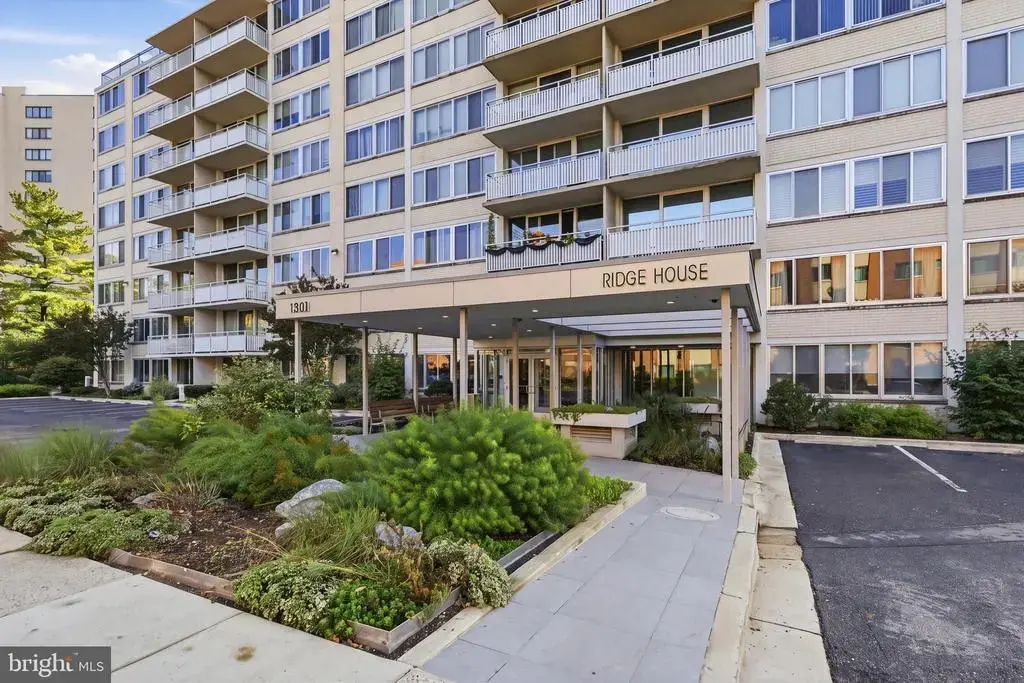 1301 S Arlington Ridge Rd #708, ARLINGTON