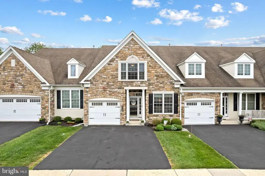 110 Reagan Dr, SELLERSVILLE