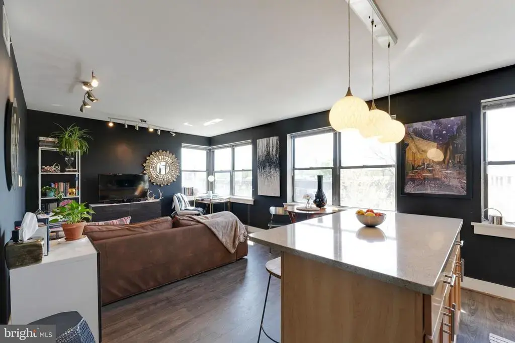 212 Oakwood St Se #322, WASHINGTON