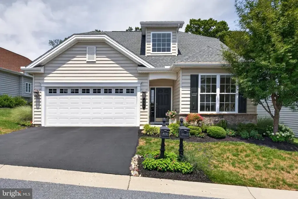 430 Valor Dr, LITITZ