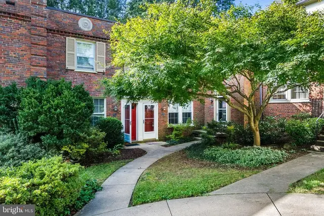 1400 S Barton St S #424, Arlington