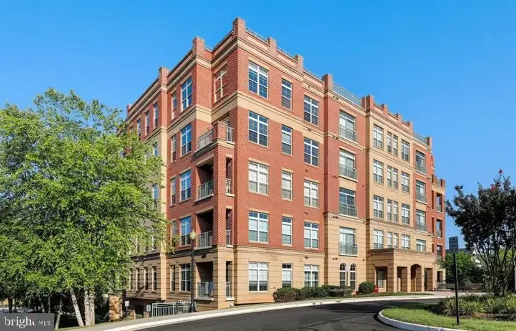 680 Watermans Dr #105, WOODBRIDGE