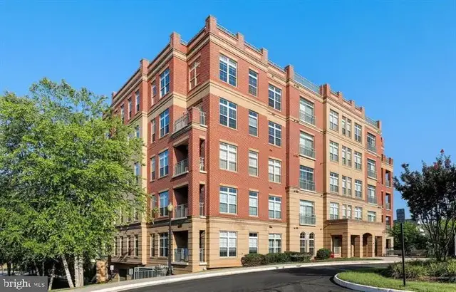 680 Watermans Dr #105, Woodbridge