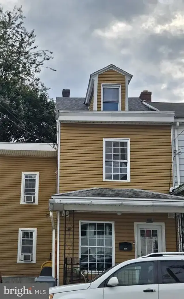 238 N Nicholas St, Saint Clair