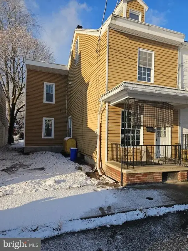 238 N Nicholas St, Saint Clair