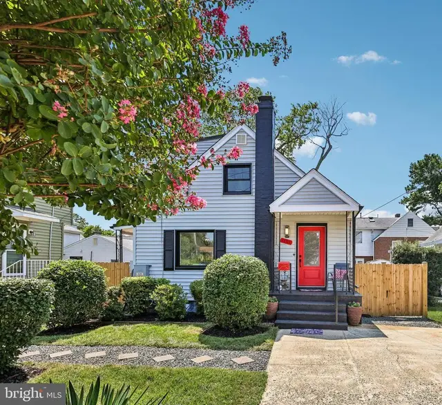 2408 2nd St S, Arlington