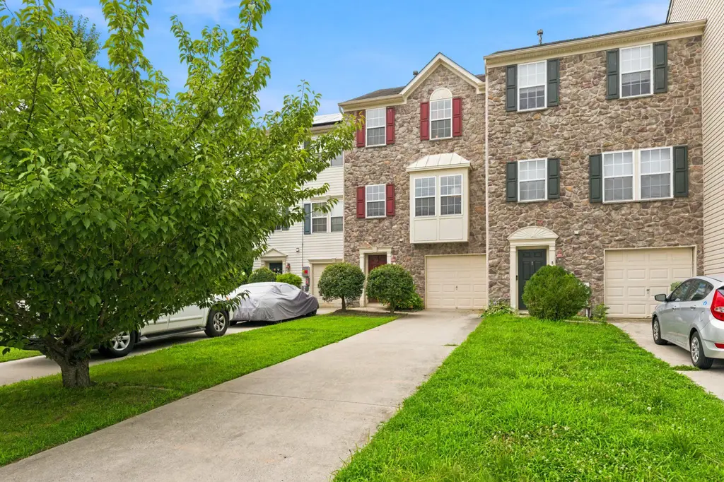 6 Shoemaker Dr, SWEDESBORO
