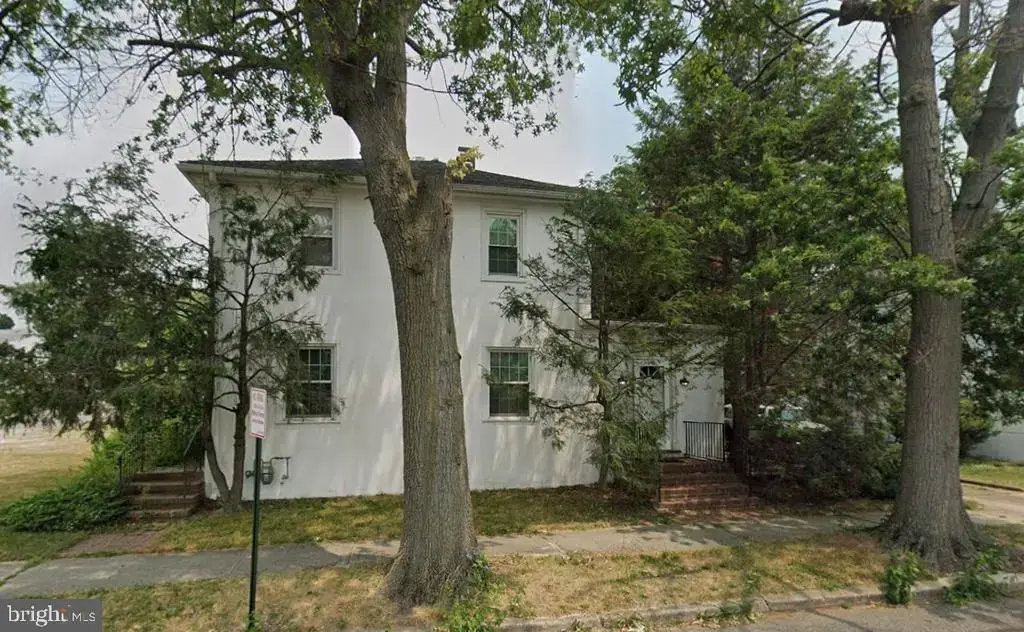 54 State St, GLASSBORO