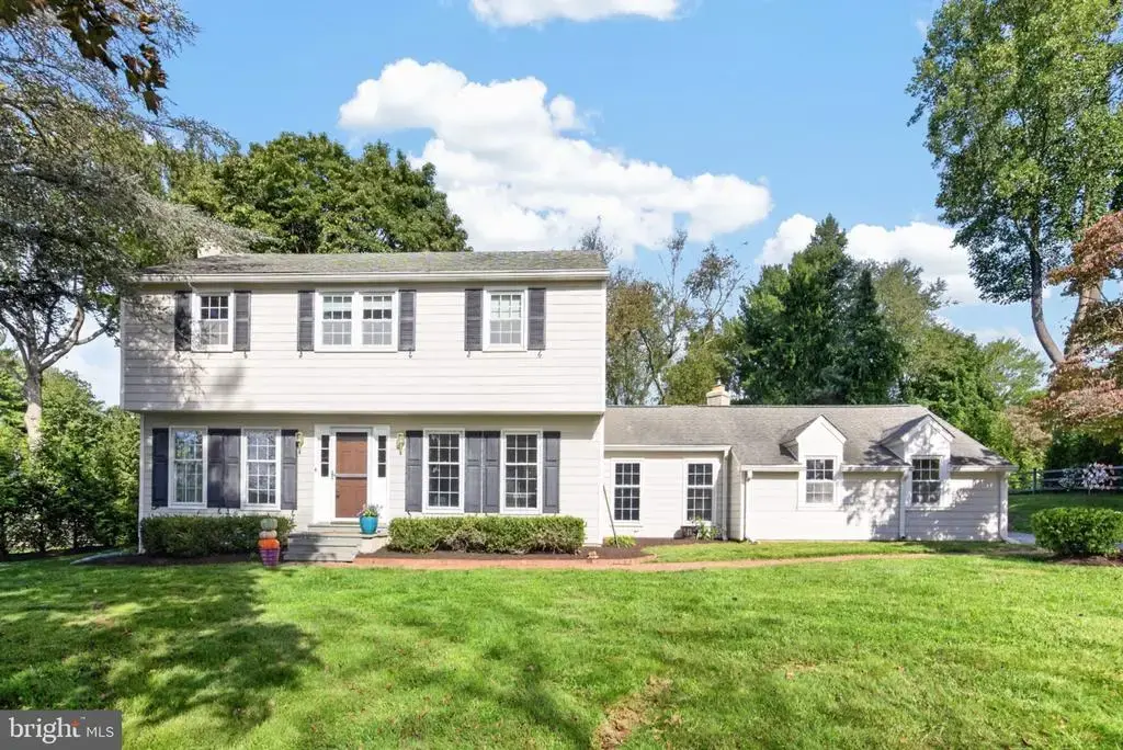 735 Monument Rd, MALVERN