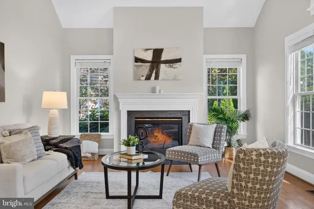 889 Ballou St, HERNDON