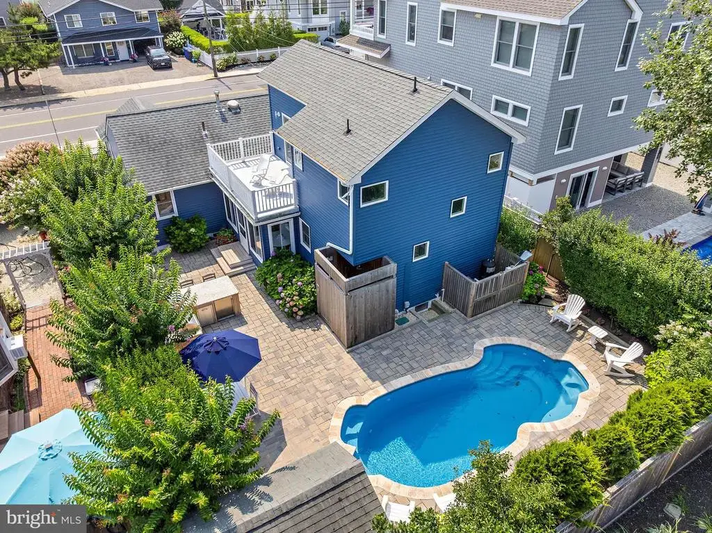 1106 S Beach Ave, BEACH HAVEN