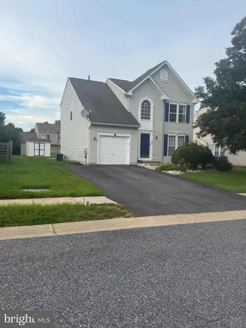 13 Surrey, NEW CASTLE