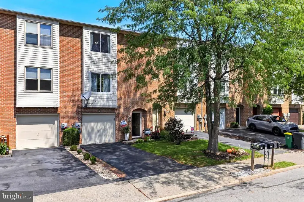 341 W 2nd St, ALBURTIS