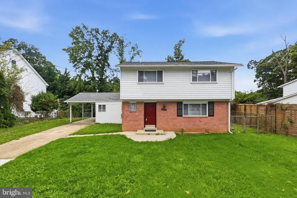 6818 Rolling Rd, SPRINGFIELD