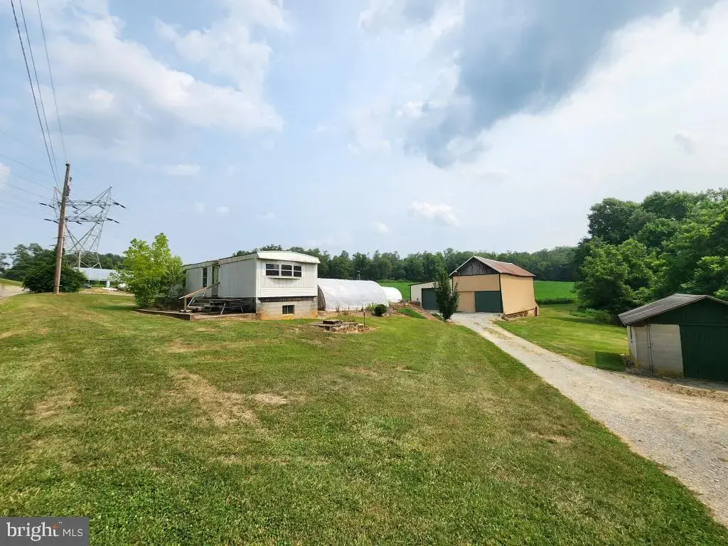 36 Old River Rd, HOLTWOOD