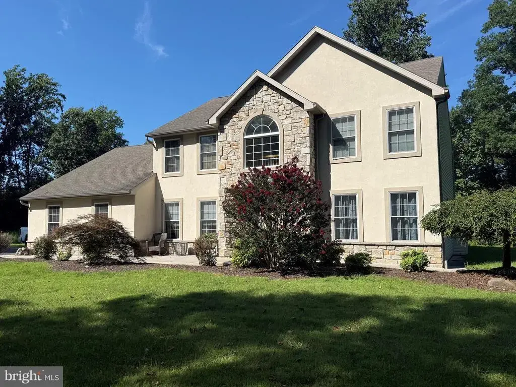 69 Santa Maria Dr, READING