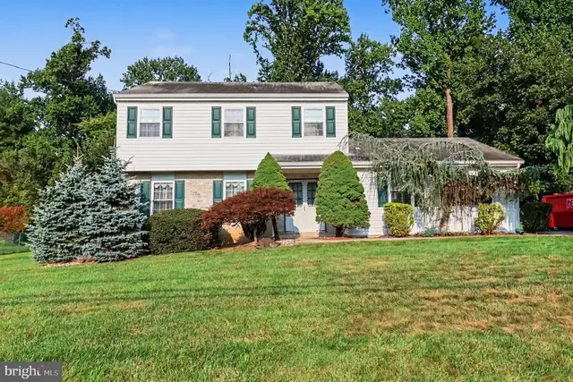 811 Wright Dr, Ambler