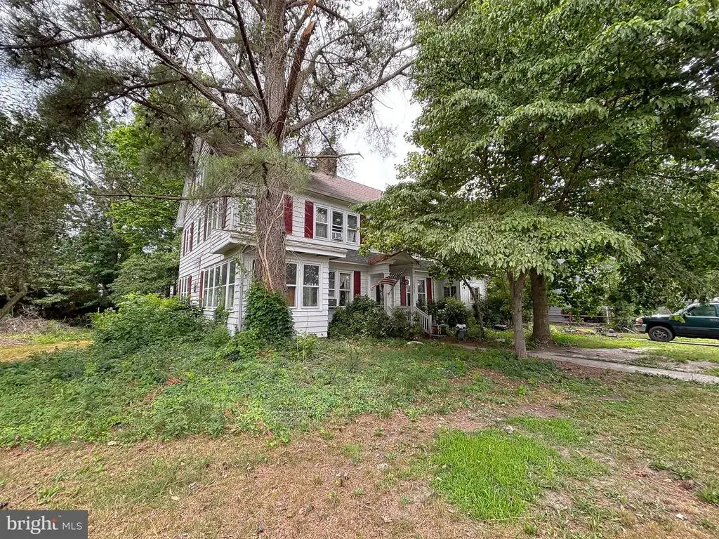 405 + 403 Main St, ELLENDALE