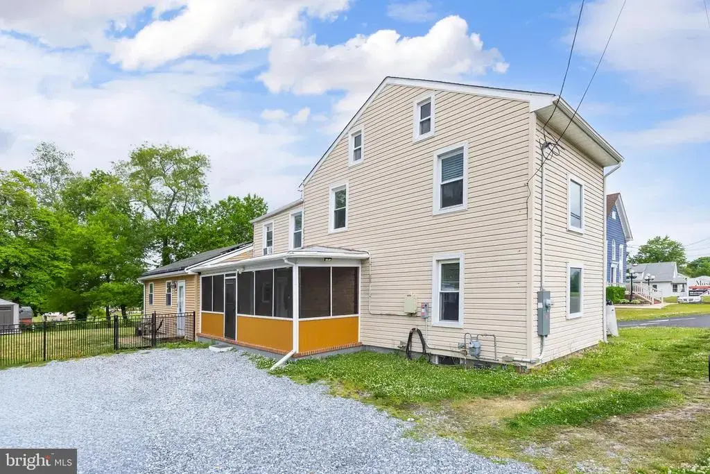 242 N Main St, MULLICA HILL