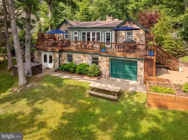 1106 Rock Lodge Rd, Mc Henry