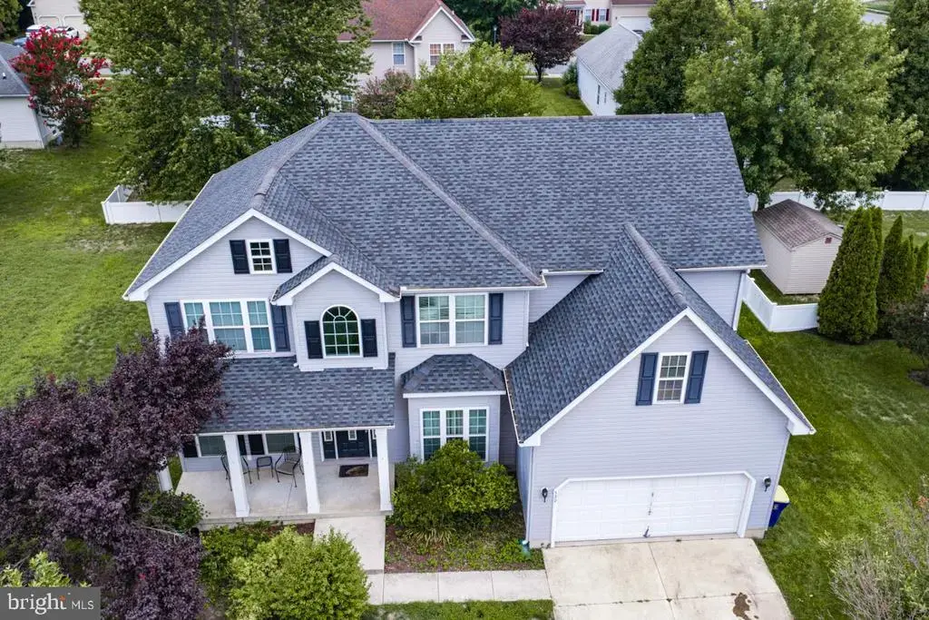 329 Gillibrook Ln, DOVER