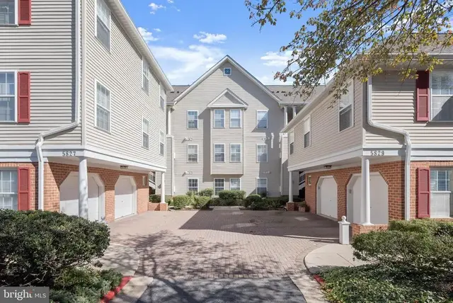 5827 Wyndham Cir #103, Columbia