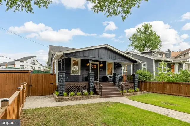 3517 South Dakota Ave Ne, Washington
