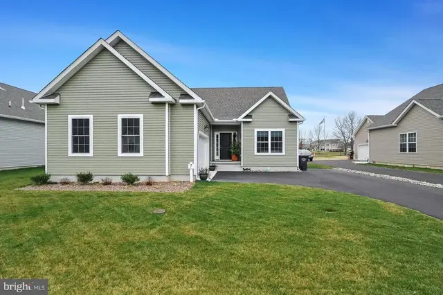 7 Backwater Ct, Milford