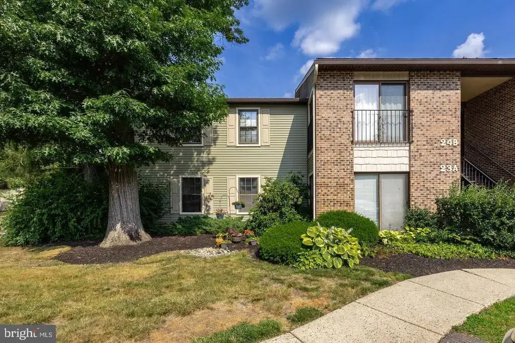 23-a W Bluebell Ln, MOUNT LAUREL