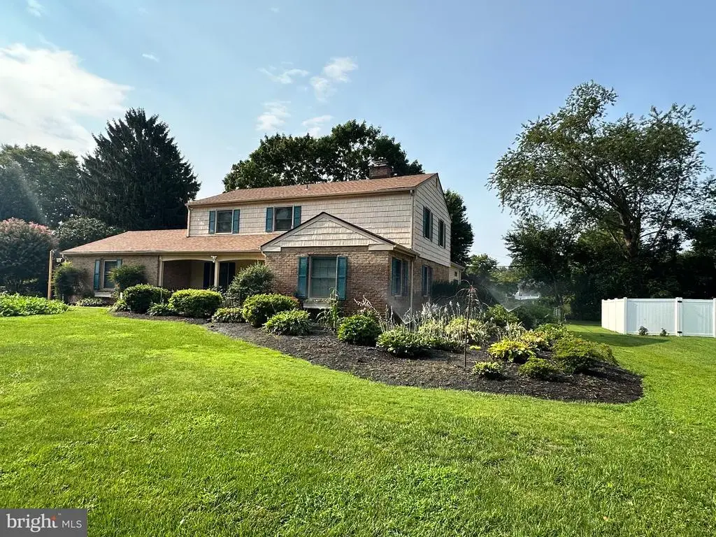 56 Candlewick Dr, DOVER