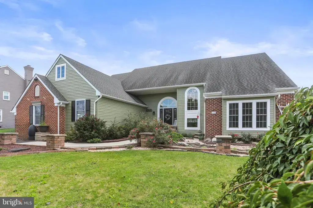 206 Fairview Dr, HANOVER