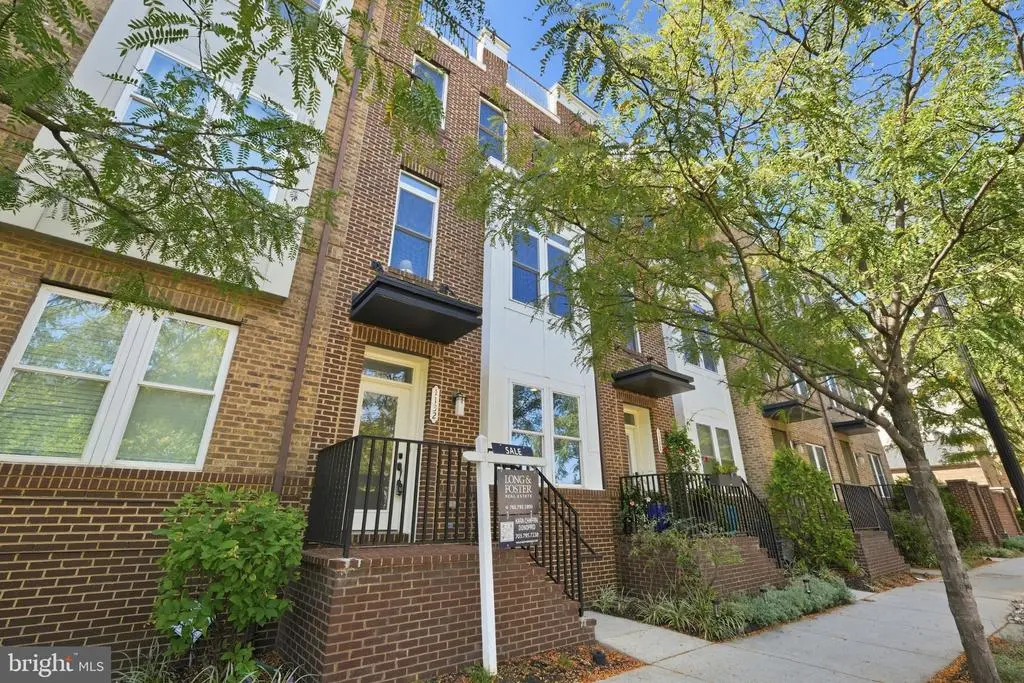 1132 S Glebe Rd, ARLINGTON