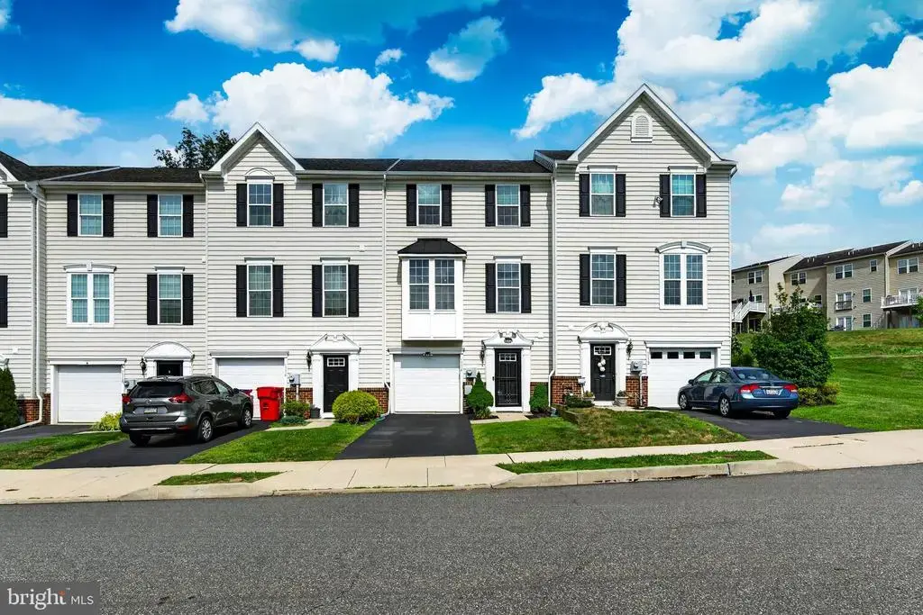 1114 Sageview Dr, POTTSTOWN