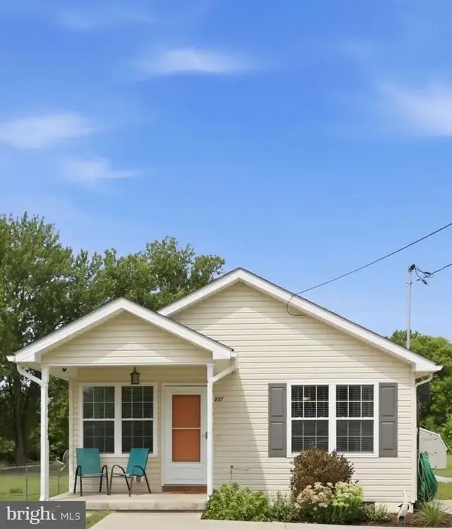 227 Stonewall St, Strasburg
