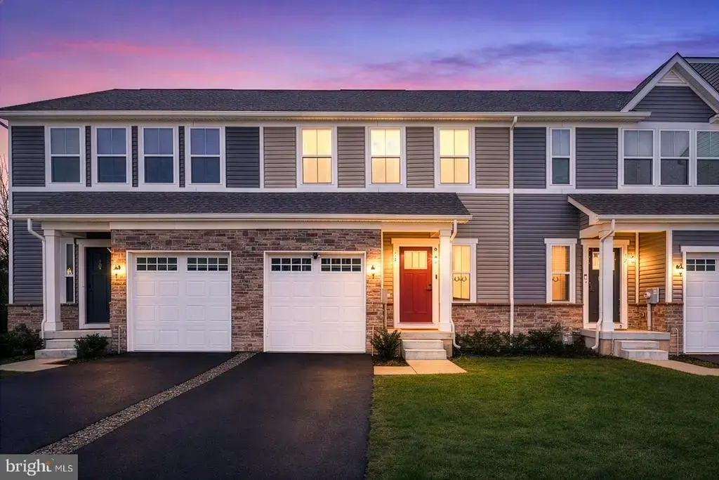 14 Pratt Lane, LAWRENCE TOWNSHIP