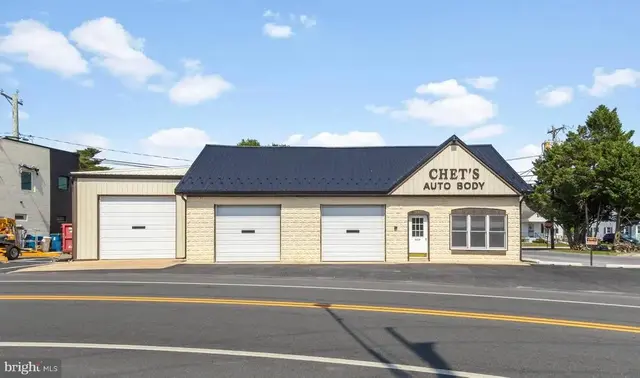 425 N Central Ave, Laurel