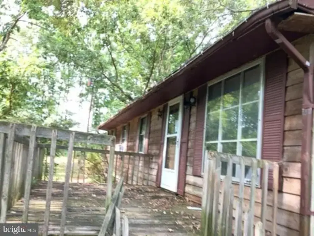 10057 Kings Hwy, MONTROSS