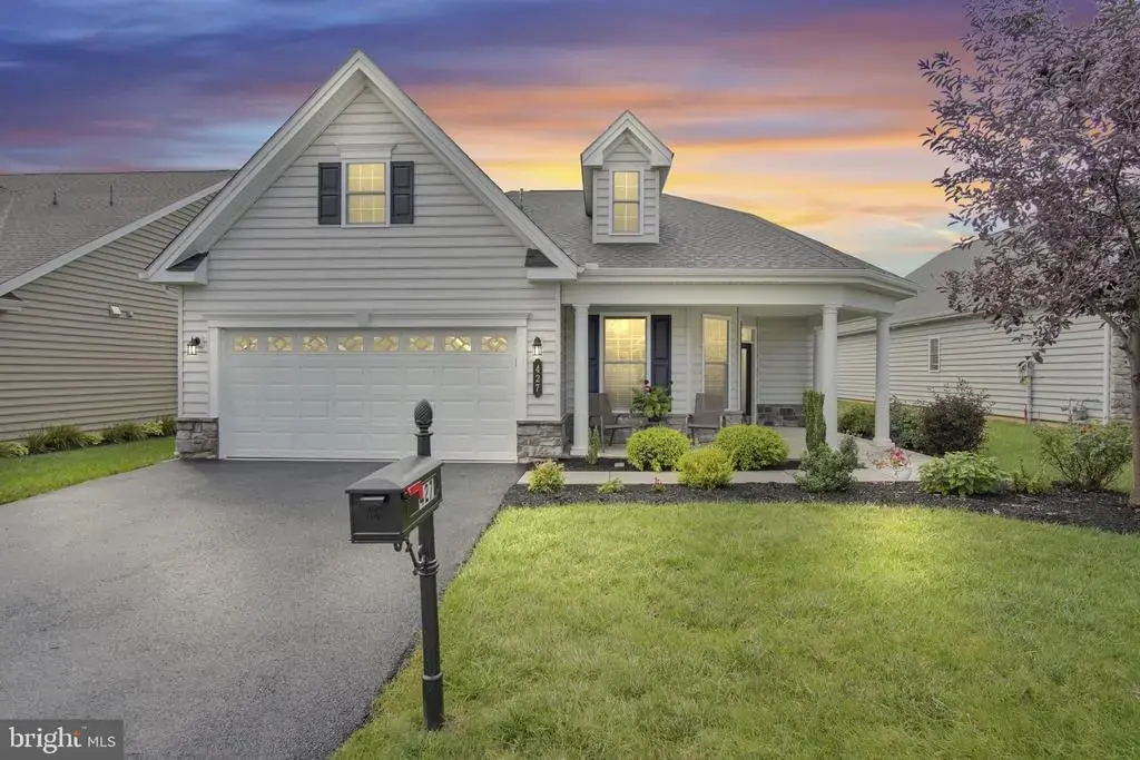 427 General Dr, MECHANICSBURG