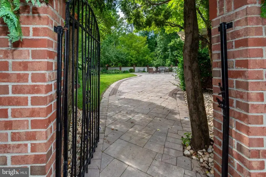 5 Nottingham Cir, PRINCETON