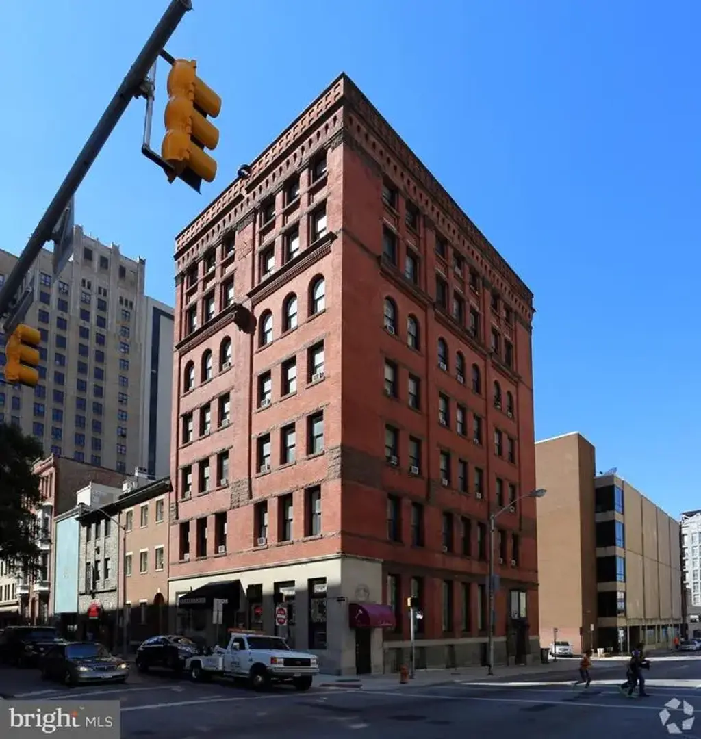 218 E Lexington St, BALTIMORE
