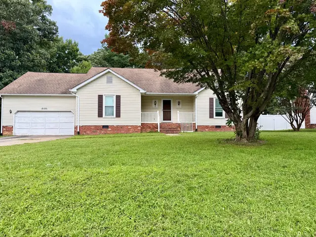 505 Maple Grove Dr, Fredericksburg