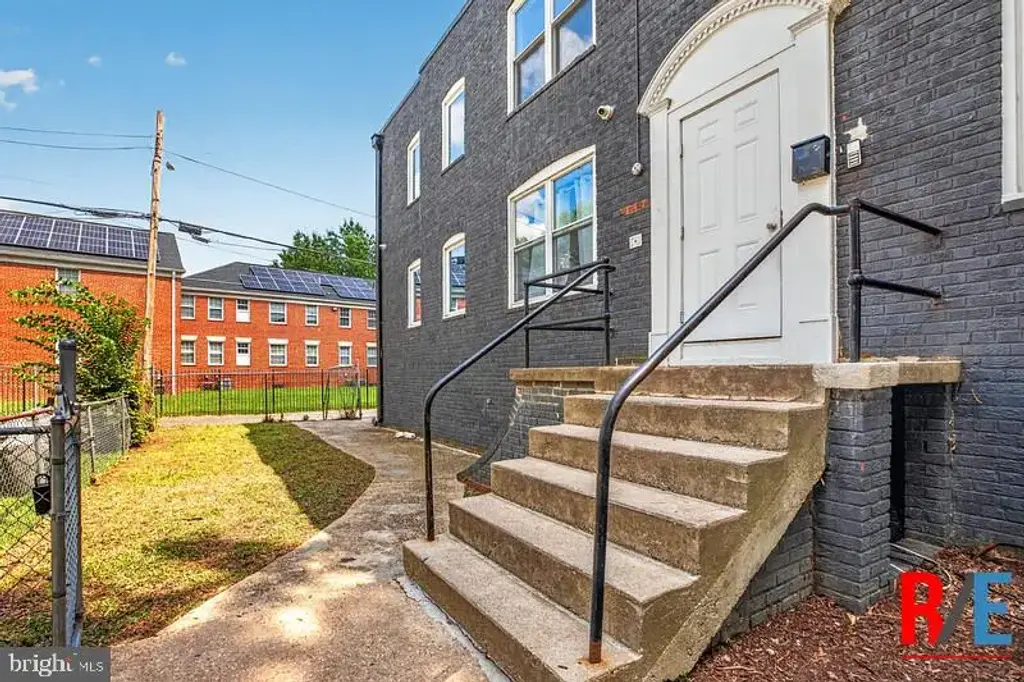 4306 Halley Ter Se #4, WASHINGTON