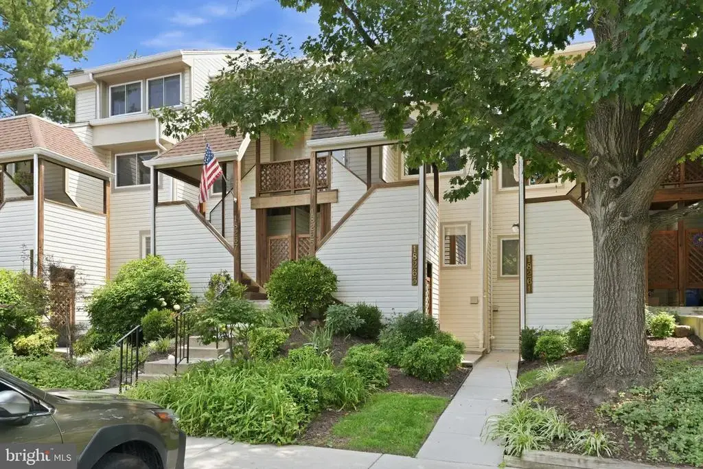 18263 Leman Lake Dr #603, OLNEY