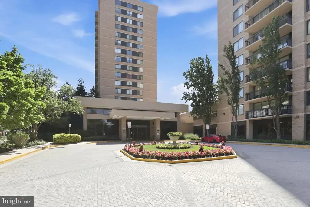 3713 S George Mason Dr #810, FALLS CHURCH