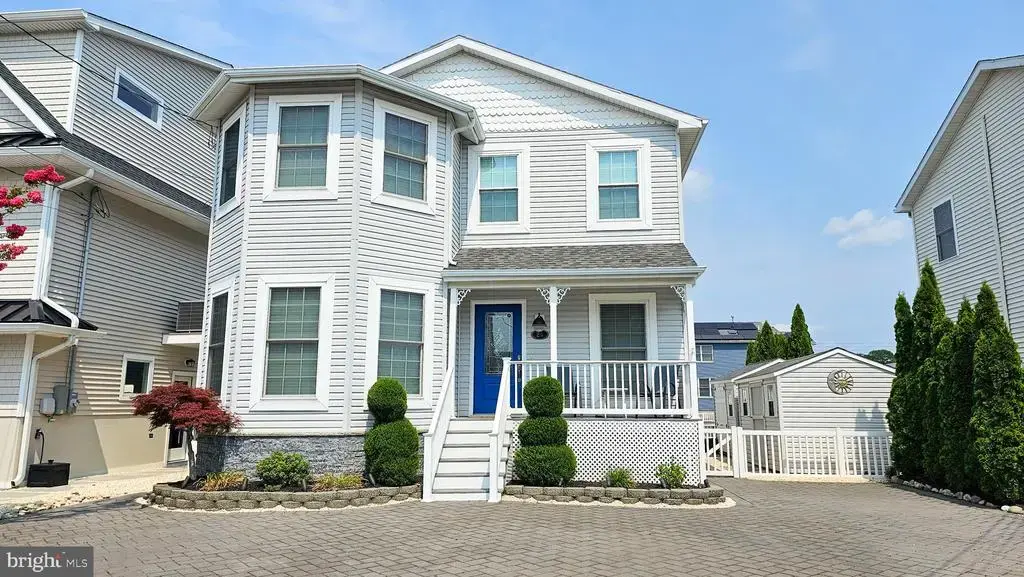 24 Dorothy Dr, MANAHAWKIN